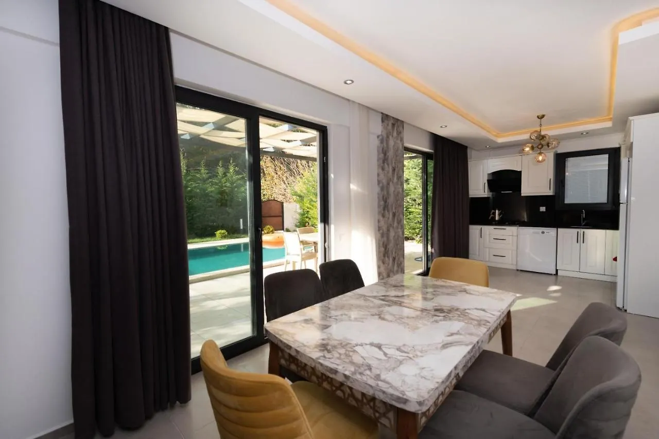 4 Bedroom Holiday Villa In Hisaroenue Oeluedeniz- Gold Rose Φετιγιέ