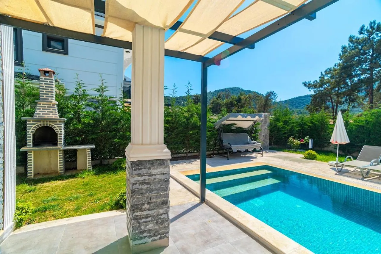 4 Bedroom Holiday Villa In Hisaroenue Oeluedeniz- Gold Rose Fethiye