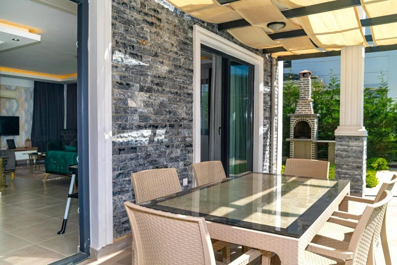 4 Bedroom Holiday Villa In Hisaroenue Oeluedeniz- Gold Rose Fethiye Turkey