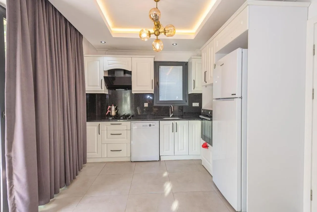 4 Bedroom Holiday Villa In Hisaroenue Oeluedeniz- Gold Rose Fethiye