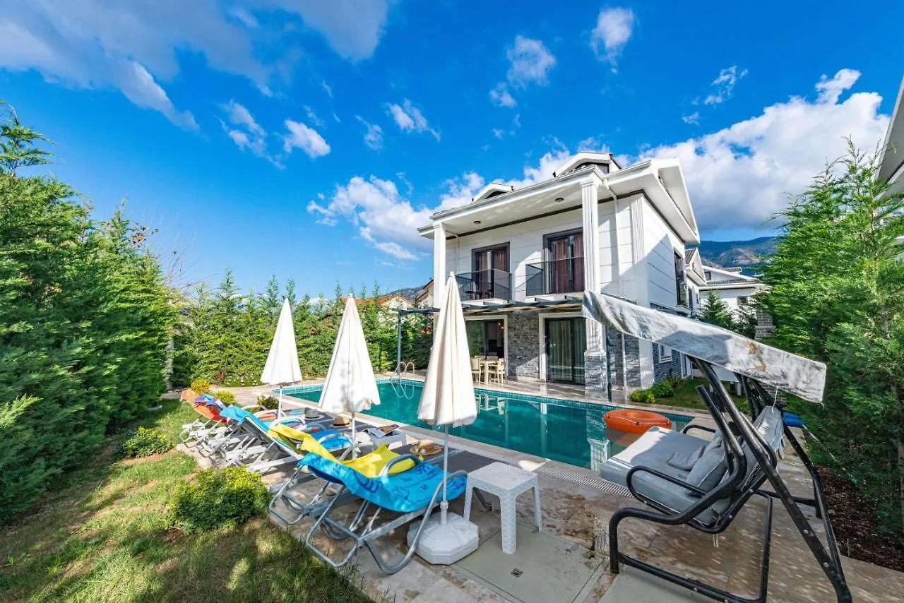 4 Bedroom Holiday Villa In Hisaroenue Oeluedeniz- Gold Rose Fethiye