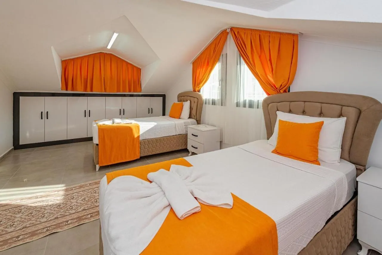 4 Bedroom Holiday Villa In Hisaroenue Oeluedeniz- Gold Rose Fethiye Turkey